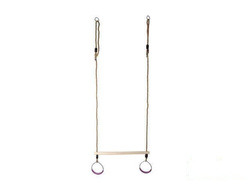 Trapez gimnastyczny z okrągłymi obręczami